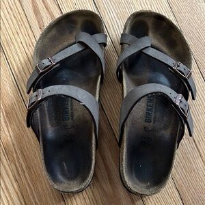 Birkenstock Dark Brown Maya.